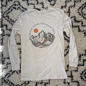 Grand Teton National Park Graphic Long Sleeve Shirt - White